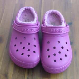 CROCS Fuzzy Pink Slippers